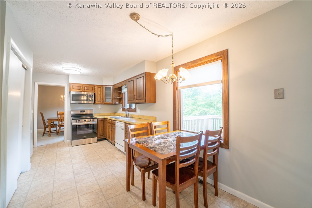 1377 Nottingham Road Charleston, WV 25314 - Photo 16 of 50 Gallery Image 16