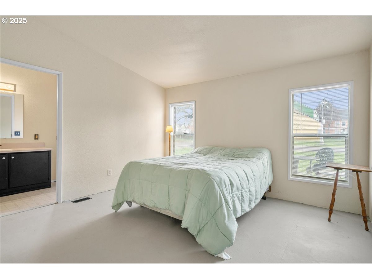 2305 Fisher Road Northeast Salem, OR 97305 - Photo 13 of 29