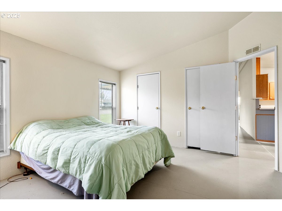 2305 Fisher Road Northeast Salem, OR 97305 - Photo 14 of 29