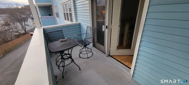 $1,950 | 136 Deer Hill Avenue, Unit 207, Danbury, CT 06810