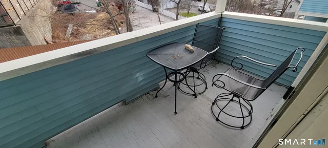 $1,950 | 136 Deer Hill Avenue, Unit 207, Danbury, CT 06810