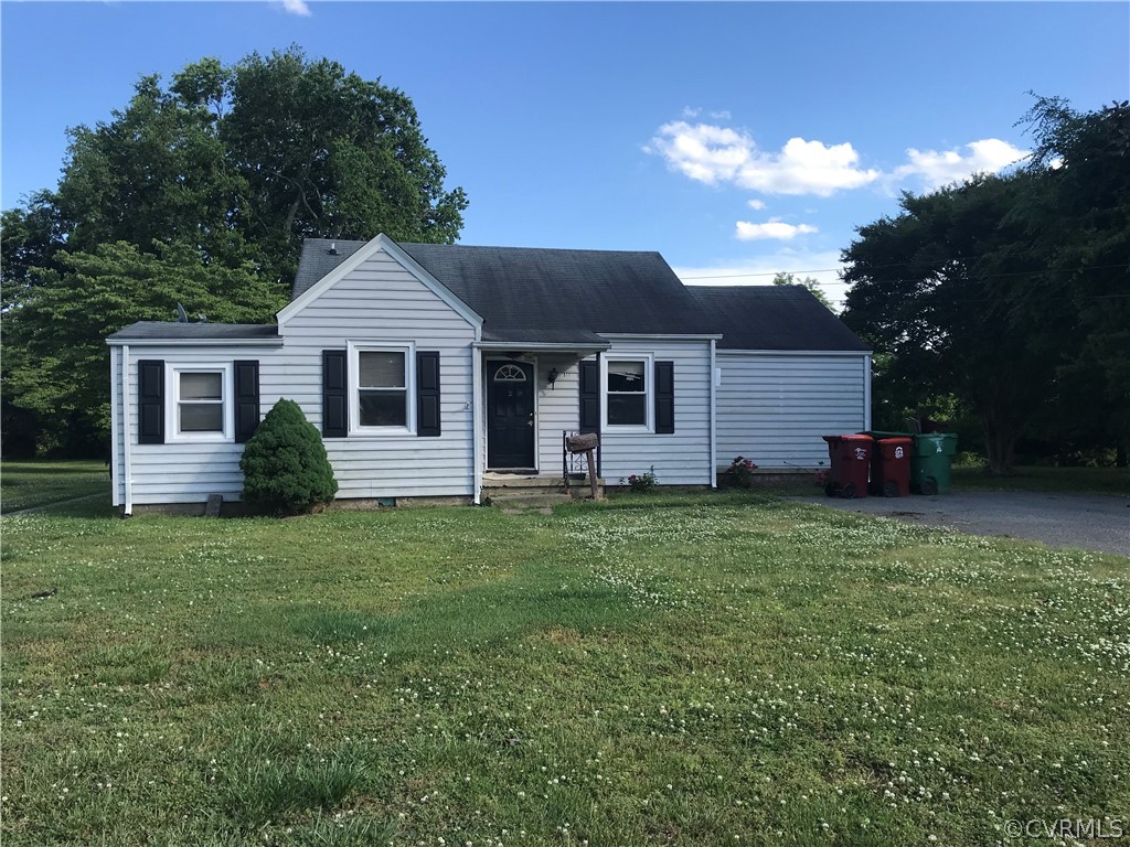 511 Riverview Road Colonial Heights, VA 23834 - Photo 1 of 17 a front view of house with yard and green space