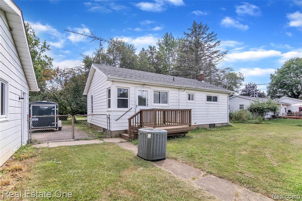4570 Emmons Road Howell, MI 48855 - Photo 18 of 25