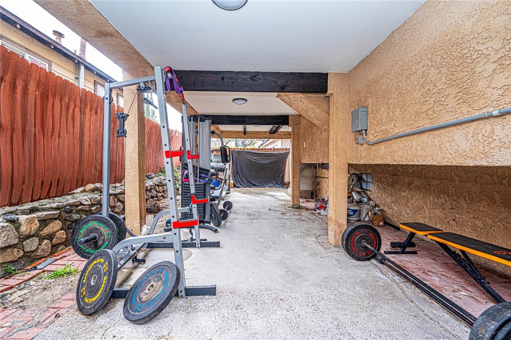 10334 Big Tujunga Canyon Road Tujunga, CA 91042 - Photo 31 of 39 a view of a room with gym equipment