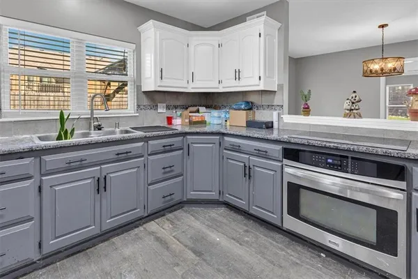 $445,000 | 8120 Northwest Delta Drive, Kansas City, MO 64151