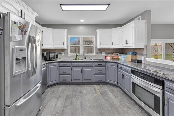 $445,000 | 8120 Northwest Delta Drive, Kansas City, MO 64151