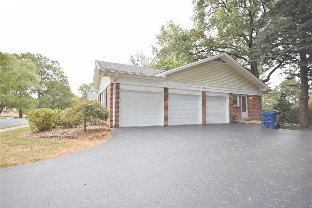 719 Champeix Lane St. Louis, MO 63141 - Photo 2 of 27