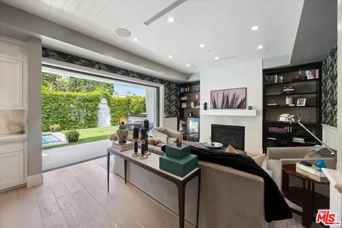 $13,995 | 4225 Alcove Avenue, Studio City, CA 91604