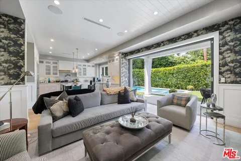 $13,995 | 4225 Alcove Avenue, Studio City, CA 91604
