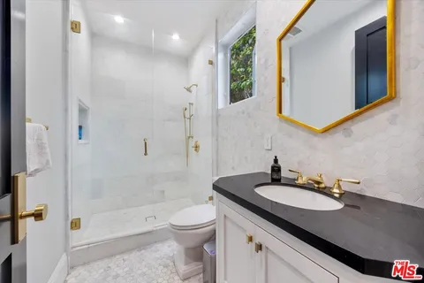$13,995 | 4225 Alcove Avenue, Studio City, CA 91604
