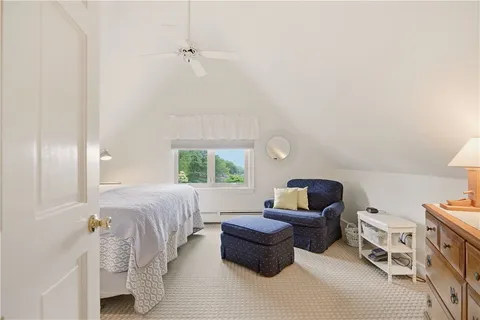 $3,000 | 158 Narragansett Avenue, Unit I, Newport, RI 02840