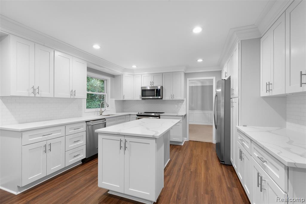 9020 Bridge Road Grosse Ile, MI 48138 - Photo 15 of 34 Gallery Image 15