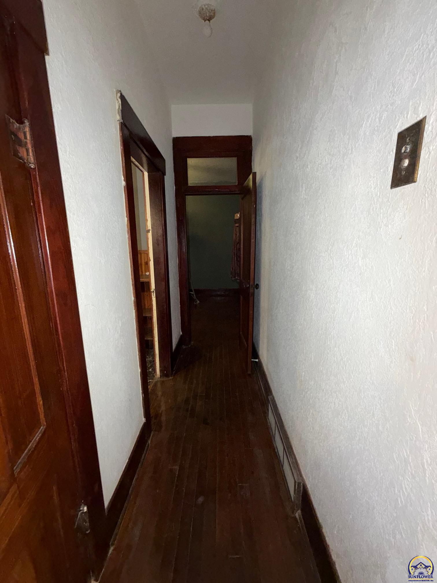 618 Southwest Fillmore Street Topeka, KS 66606 - Photo 12 of 20