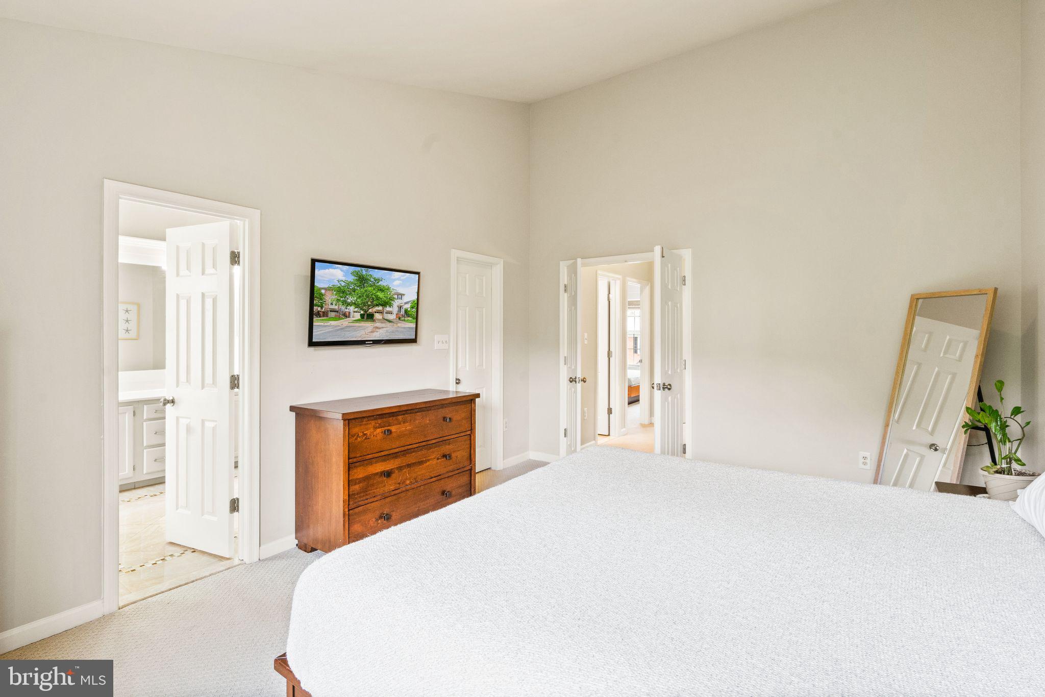 47644 Comer Square Sterling, VA 20165 - Photo 24 of 39 Primary bedroom