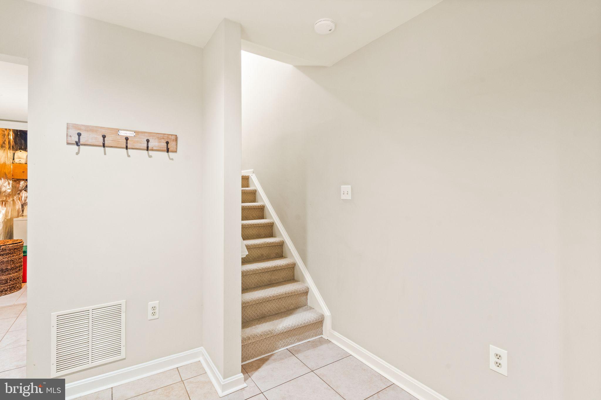 47644 Comer Square Sterling, VA 20165 - Photo 32 of 39 Lower level