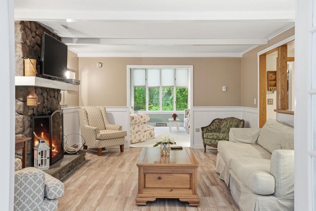 27 Bennett Road Rochester, MA 02770 - Photo 10 of 41