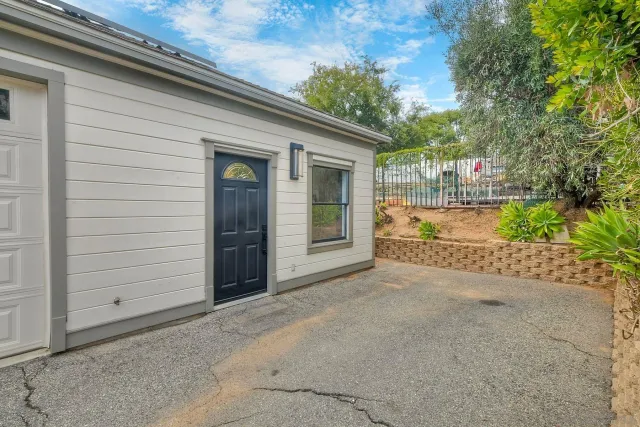 $2,385 | 602 South Grape Street, Unit A, Escondido, CA 92025