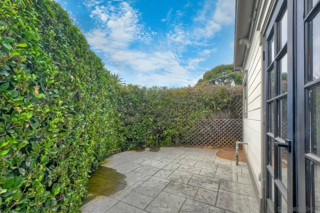 $2,385 | 602 South Grape Street, Unit A, Escondido, CA 92025