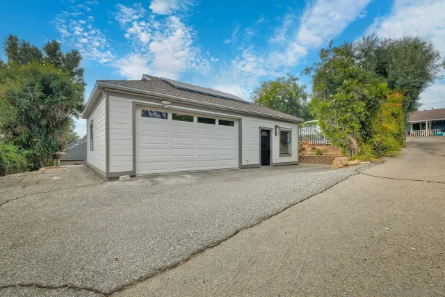 $2,385 | 602 South Grape Street, Unit A, Escondido, CA 92025