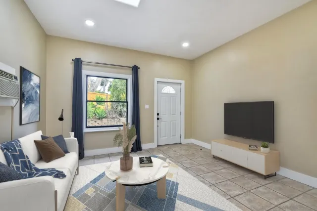 $2,385 | 602 South Grape Street, Unit A, Escondido, CA 92025