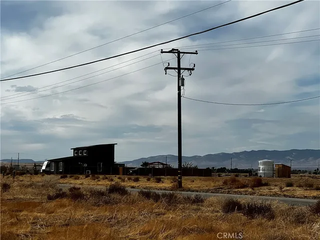 $32,000 | 90 West W Avenue, Lancaster, CA 93536