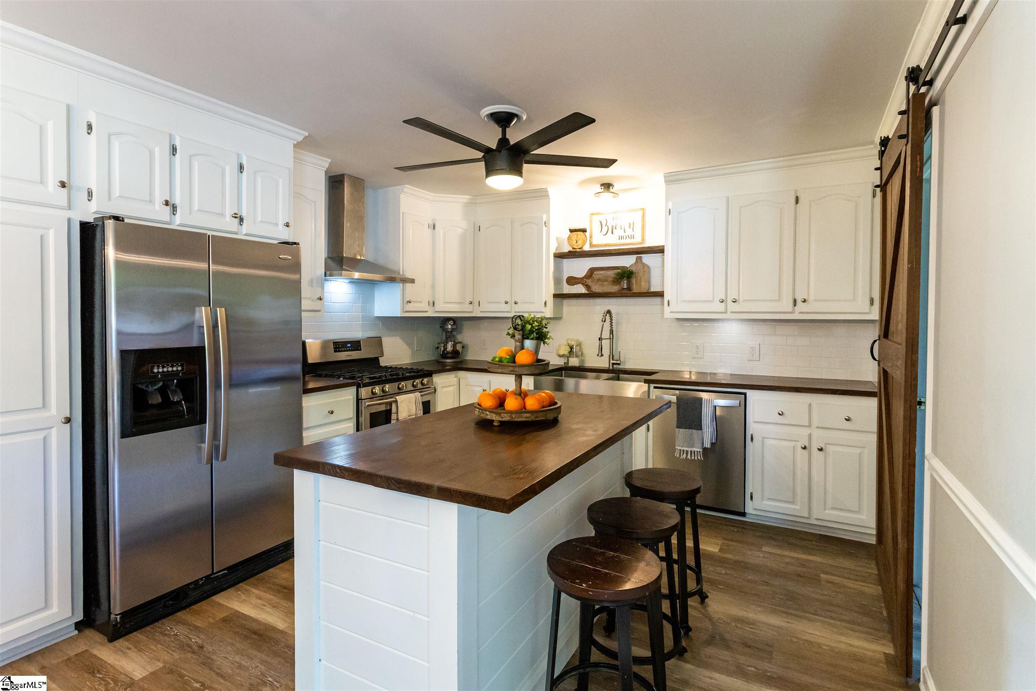 2308 Fairview Road Fountain Inn, SC 29644 - Photo 3 of 31