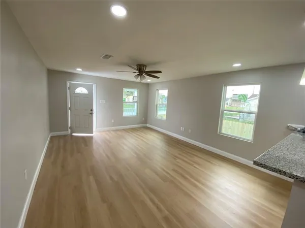 $249,000 | 4612 Majestic Oaks Drive, New Orleans, LA 70126