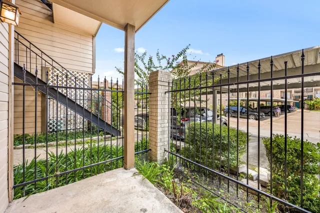 $135,000 | 2121 Hepburn Street, Unit 710, Houston, TX 77054