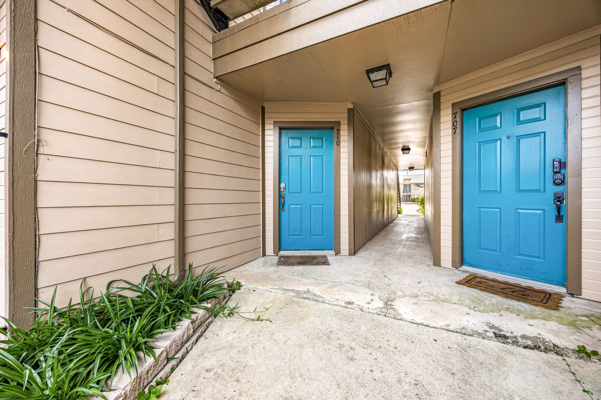 2121 Hepburn Street, Unit 710 Houston, TX 77054 - Photo 7 of 35 a view of entryway