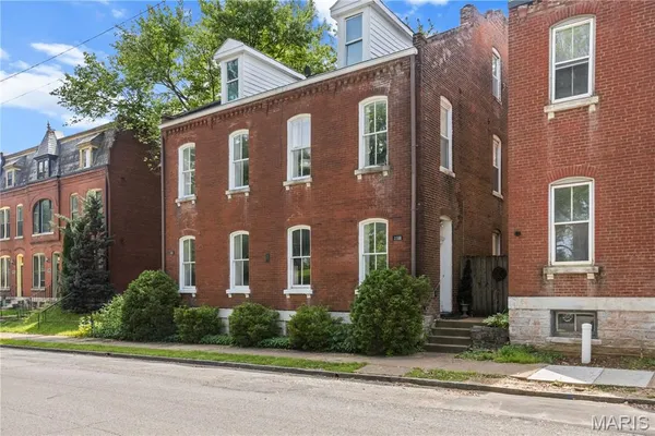 $265,000 | 2218 Wyoming Street, St. Louis, MO 63118