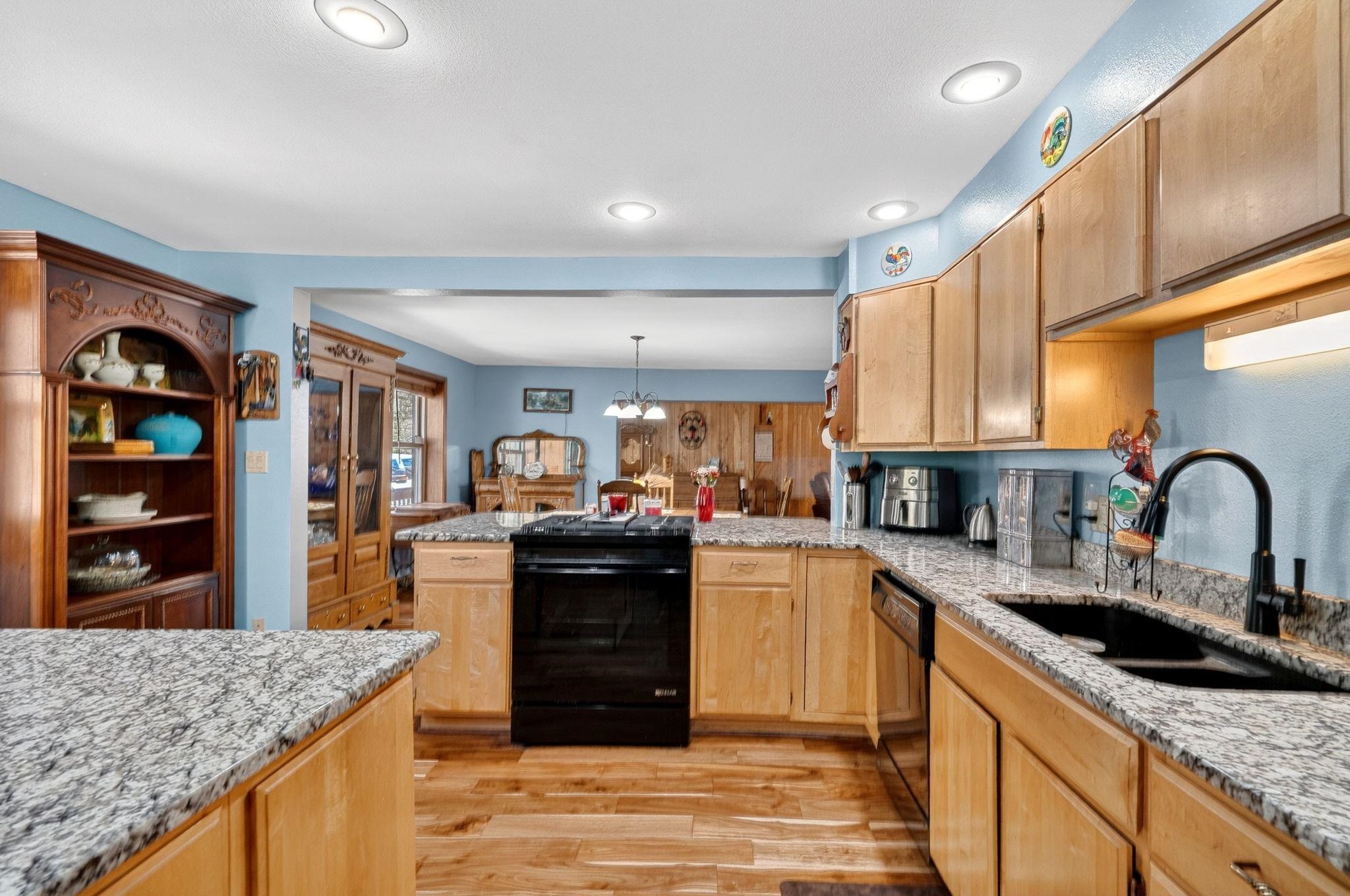 16503 Thelen Road Mountain, WI 54149 - Photo 18 of 81
