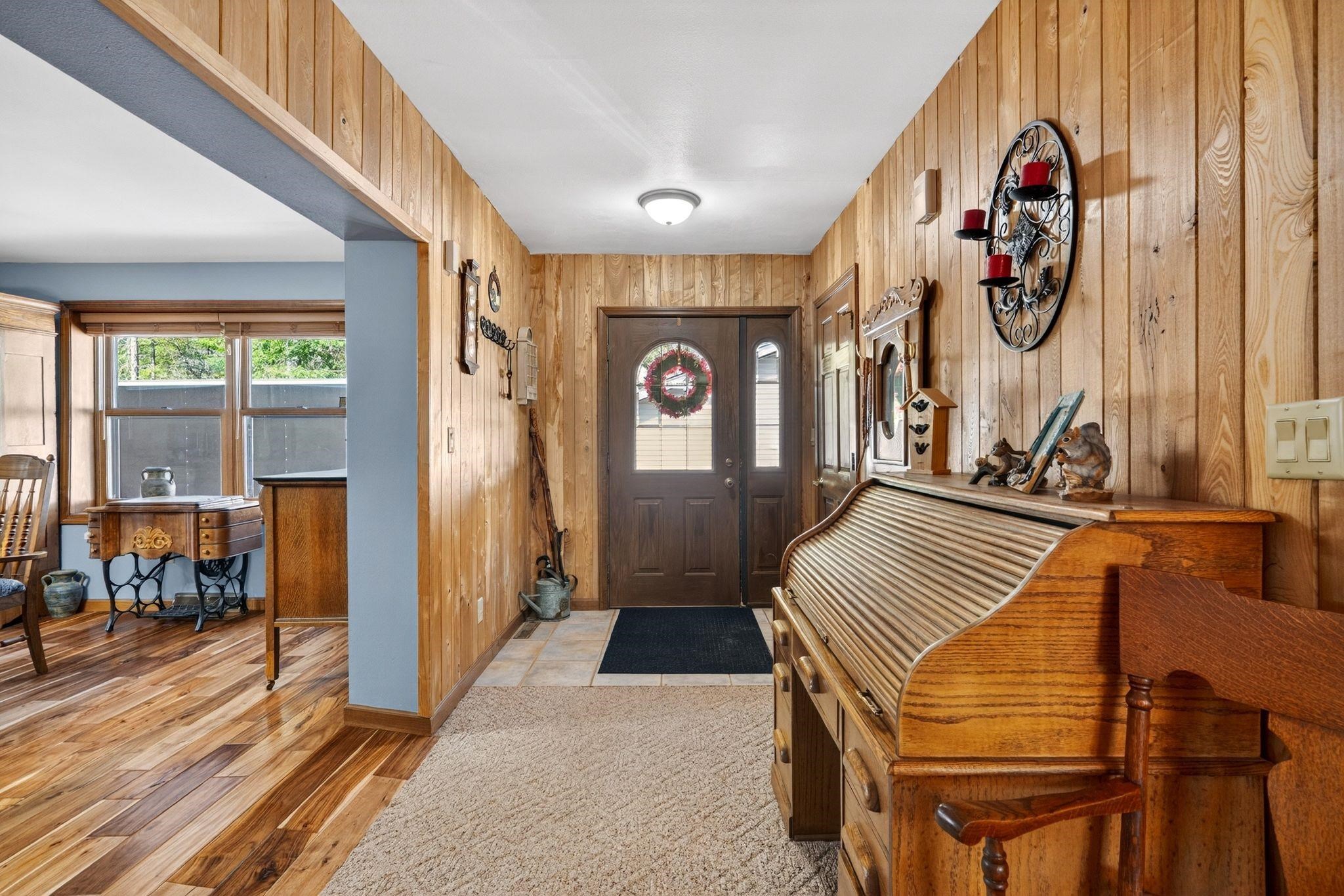 16503 Thelen Road Mountain, WI 54149 - Photo 4 of 81