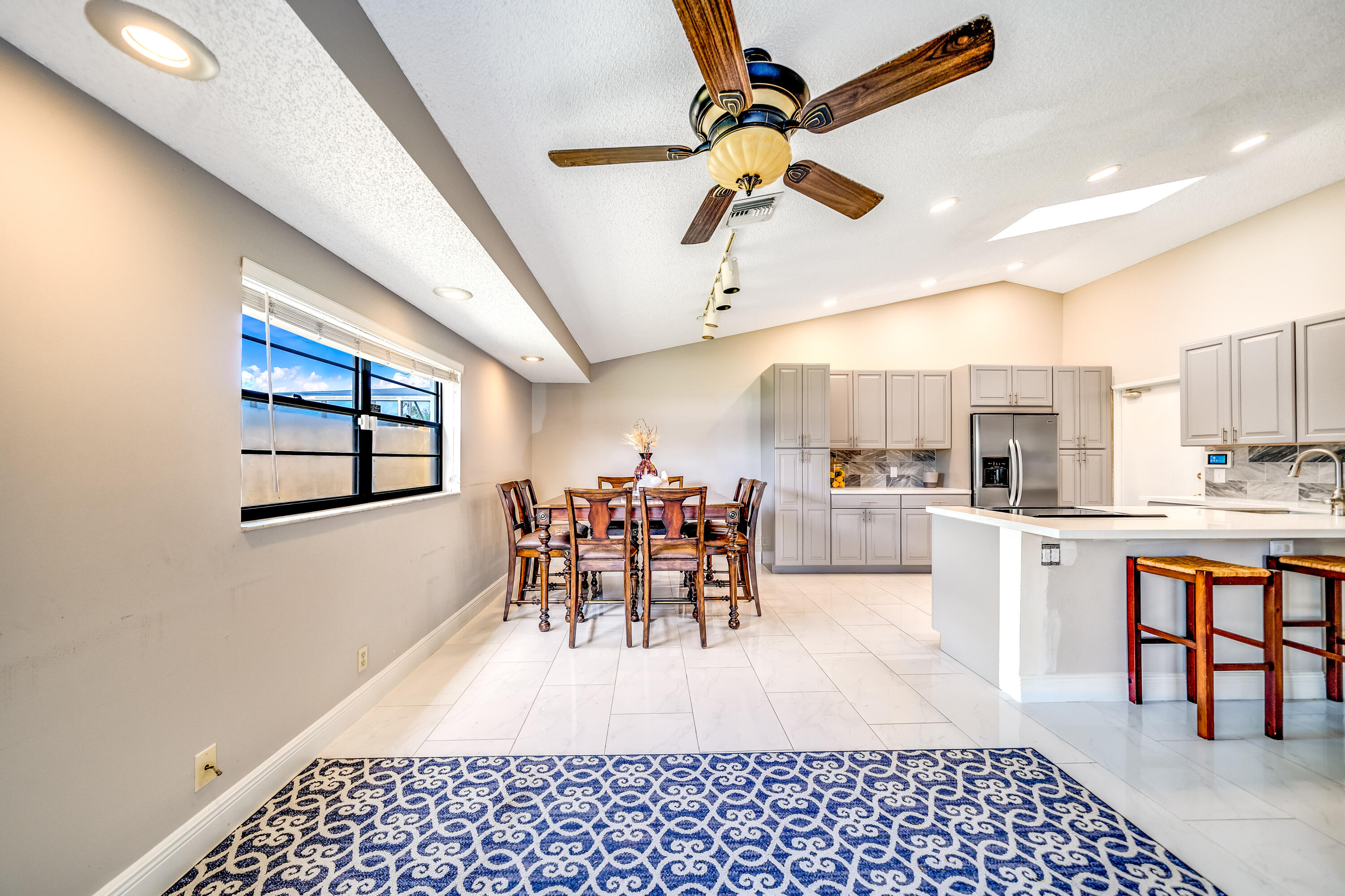 21121 Woodspring Avenue Boca Raton, FL 33428 - Photo 15 of 52 JOY07942