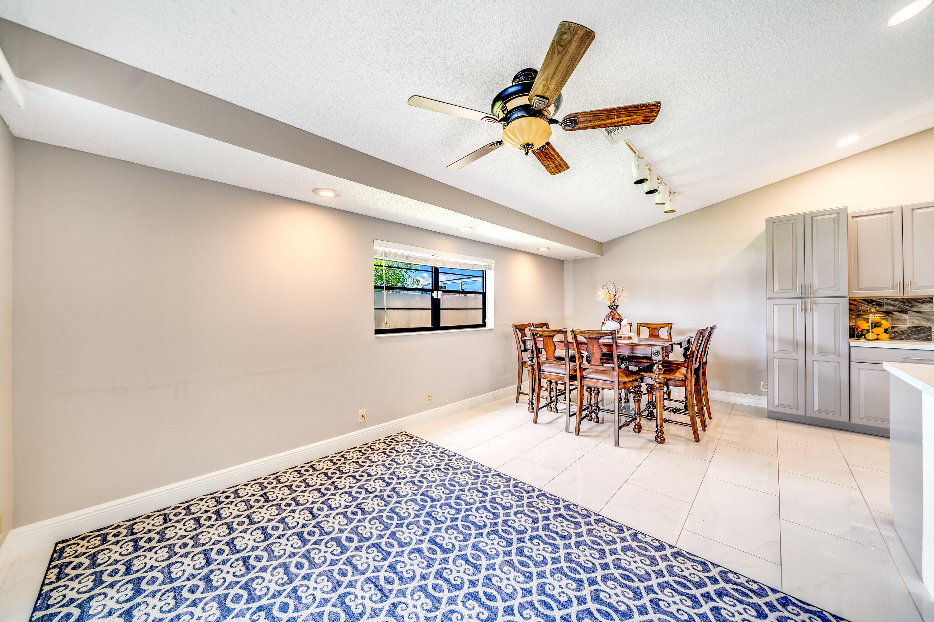21121 Woodspring Avenue Boca Raton, FL 33428 - Photo 16 of 52 JOY07939