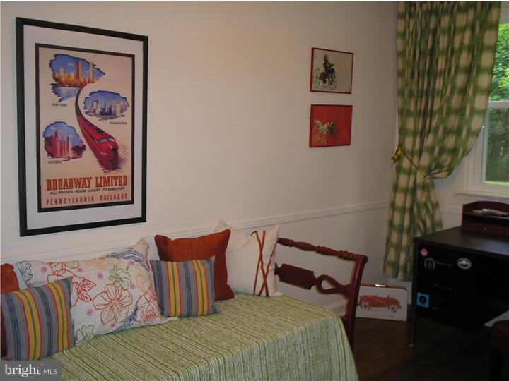 329 Crest Park Road Philadelphia, PA 19119 - Photo 13 of 16 Bedroom 3