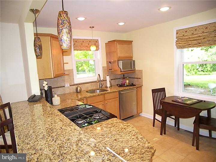 329 Crest Park Road Philadelphia, PA 19119 - Photo 7 of 16 Kitchen