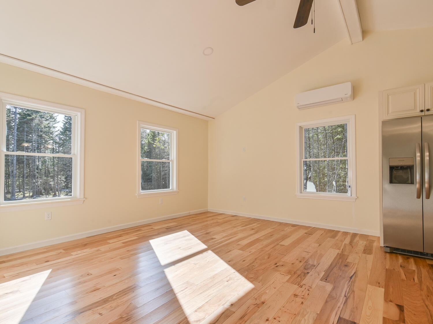 40 True Lane Tremont, ME 04612 - Photo 11 of 32 Living room
