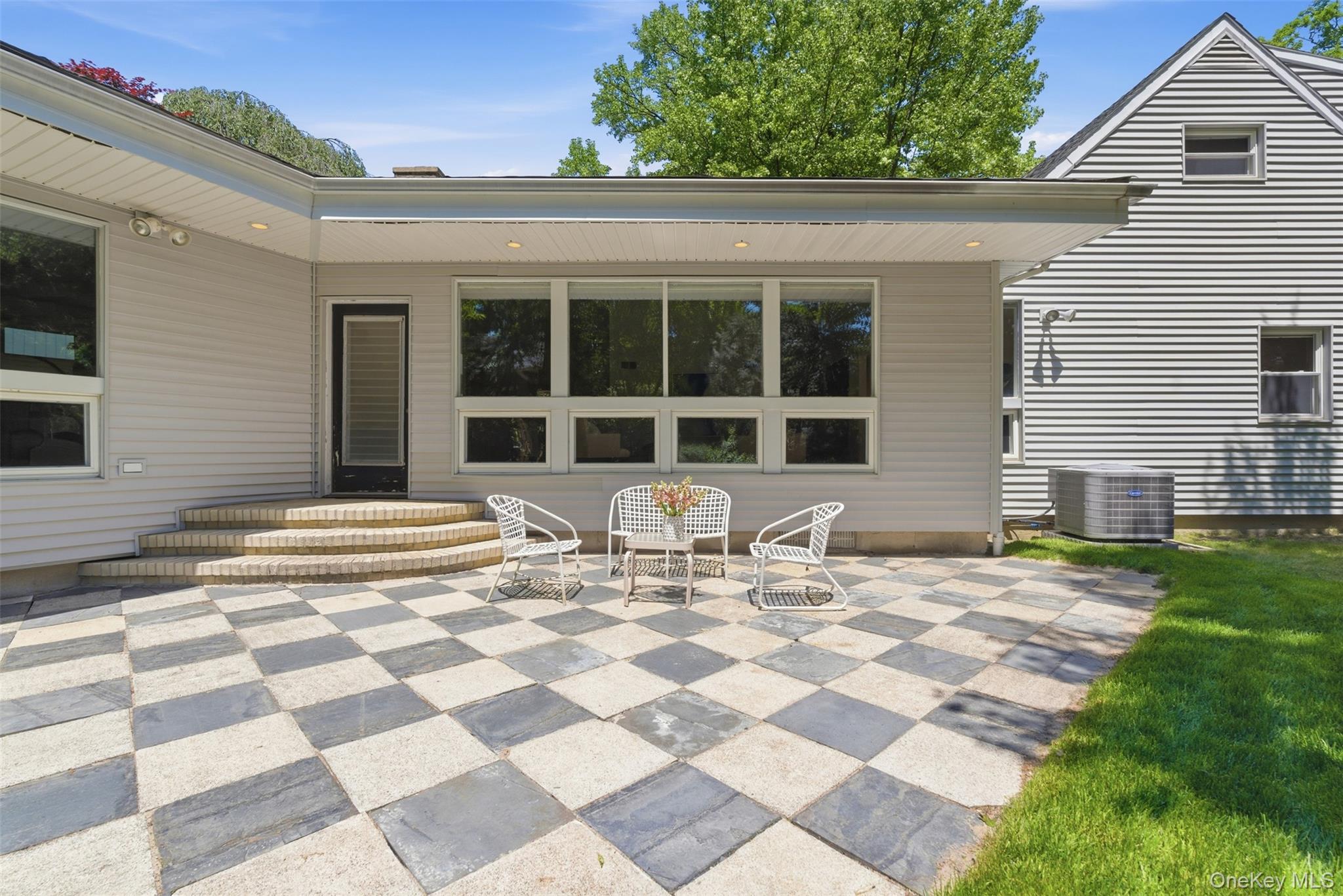 67 Old Country Road New Rochelle, NY 10804 - Photo 26 of 33