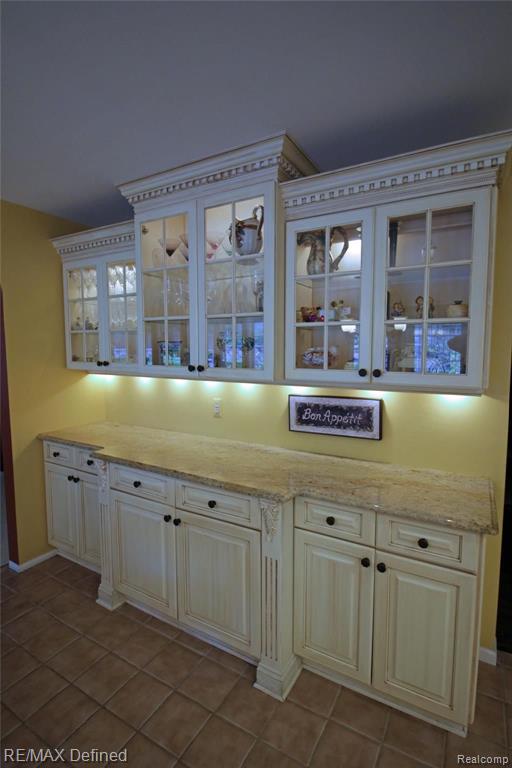 1360 Kingsview Avenue Rochester Hills, MI 48309 - Photo 7 of 27