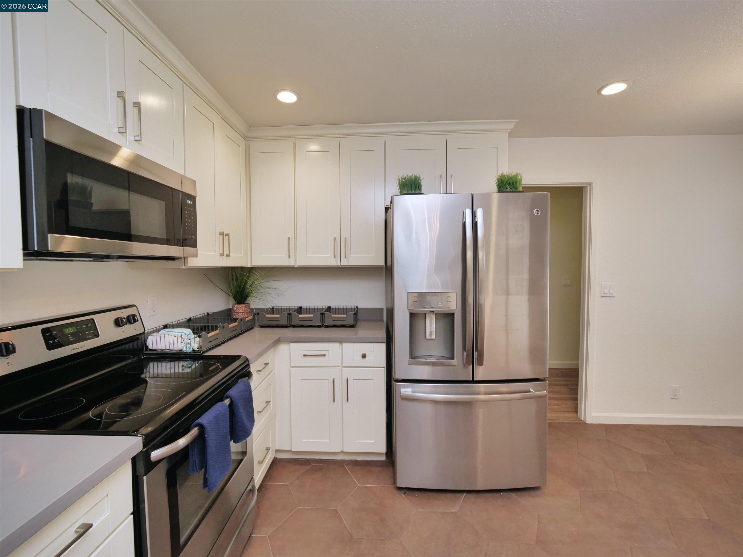 913 Seascape Circle Rodeo, CA 94572 - Photo 25 of 97 Gallery Image 25