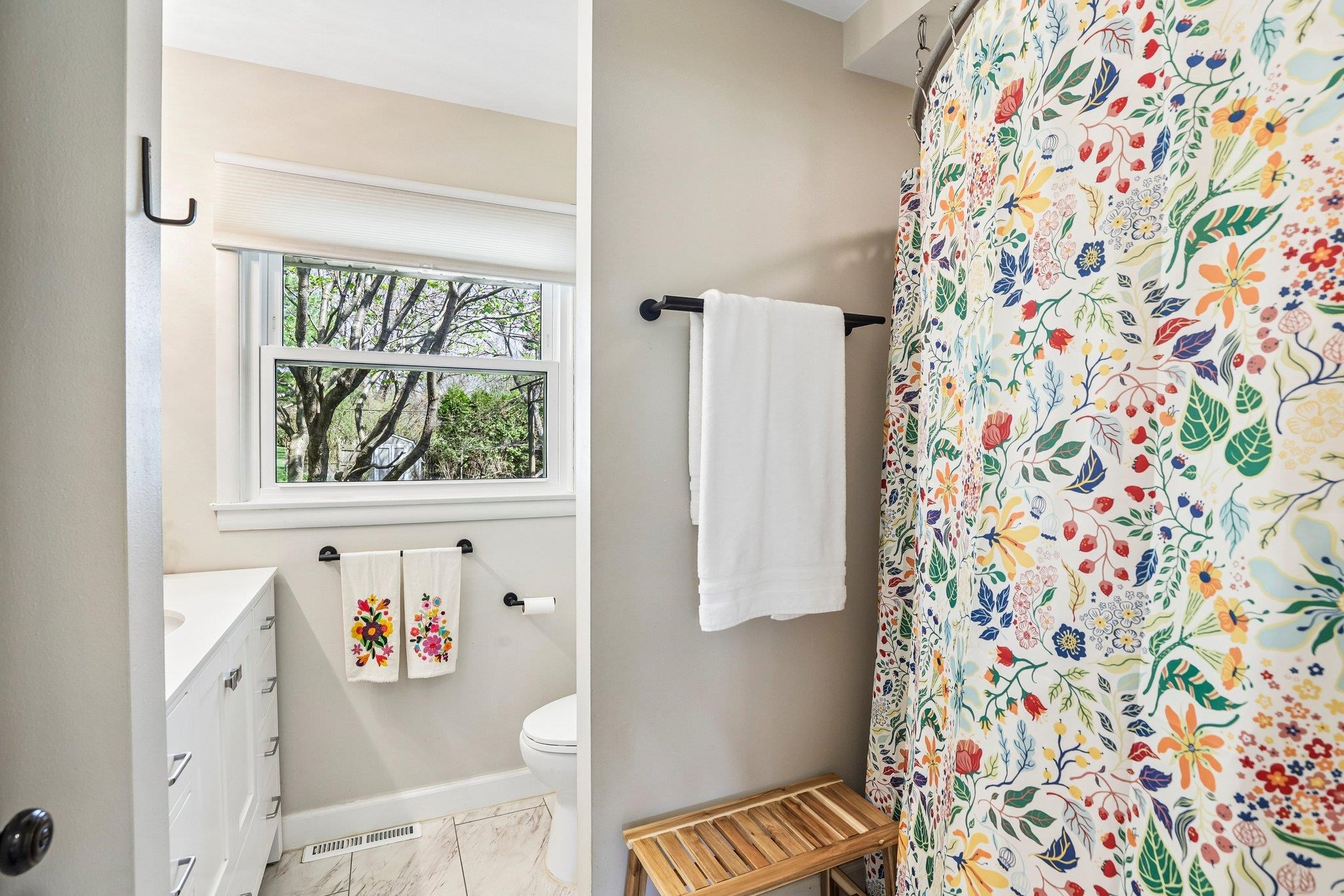 6410 Lakeview Boulevard Middleton, WI 53562 - Photo 18 of 44