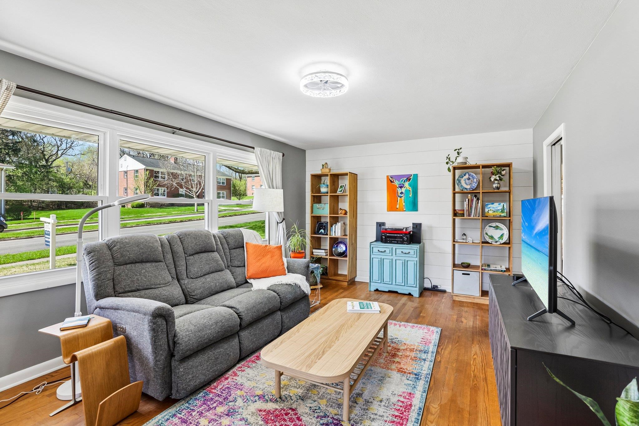 6410 Lakeview Boulevard Middleton, WI 53562 - Photo 3 of 44