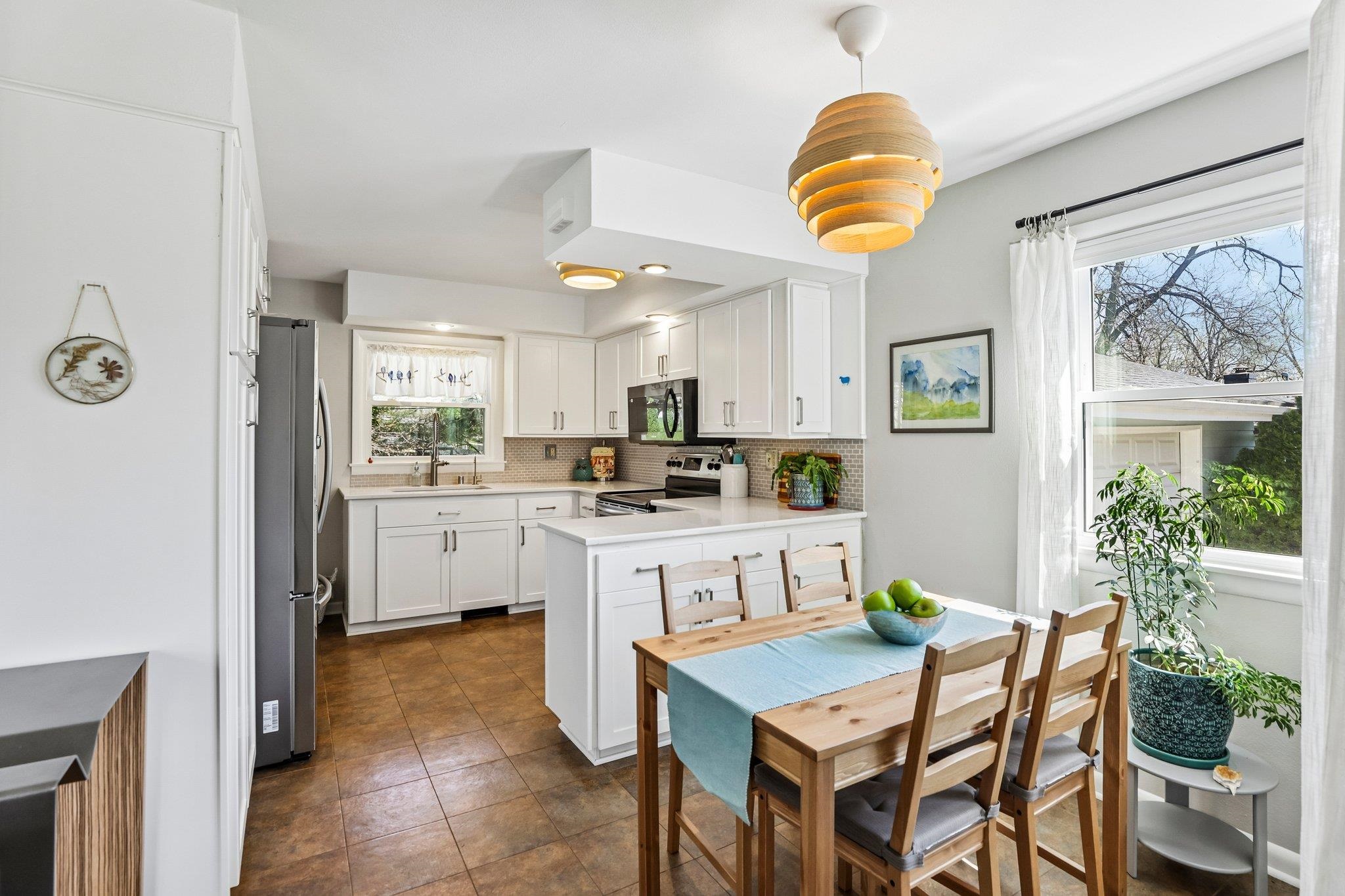 6410 Lakeview Boulevard Middleton, WI 53562 - Photo 6 of 44