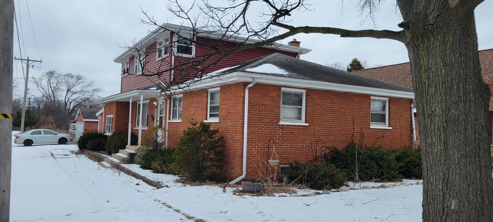 927 Walter Street Lemont, IL 60439 - Photo 2 of 16 a view of a house with a yard