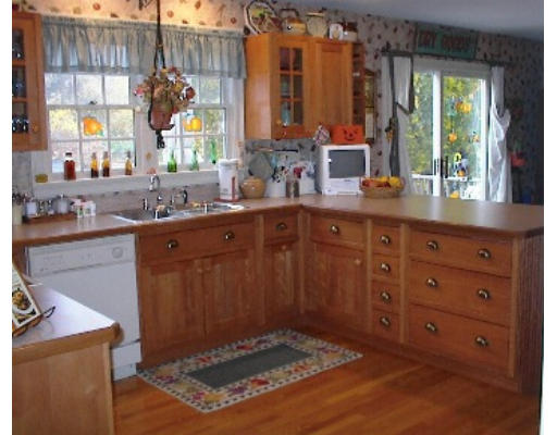 10 Middle Road Amesbury, MA 01913 - Photo 3 of 8