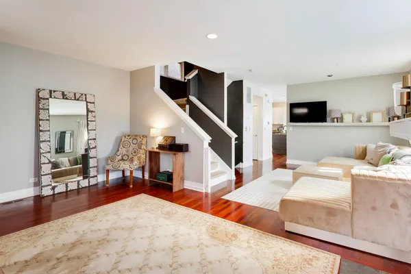 $700,000 | 2533 South Stark Street, Chicago, IL 60608