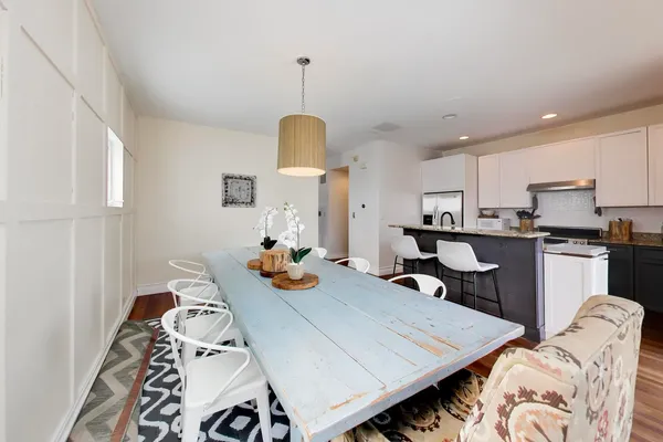 $700,000 | 2533 South Stark Street, Chicago, IL 60608