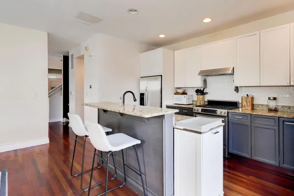 $700,000 | 2533 South Stark Street, Chicago, IL 60608