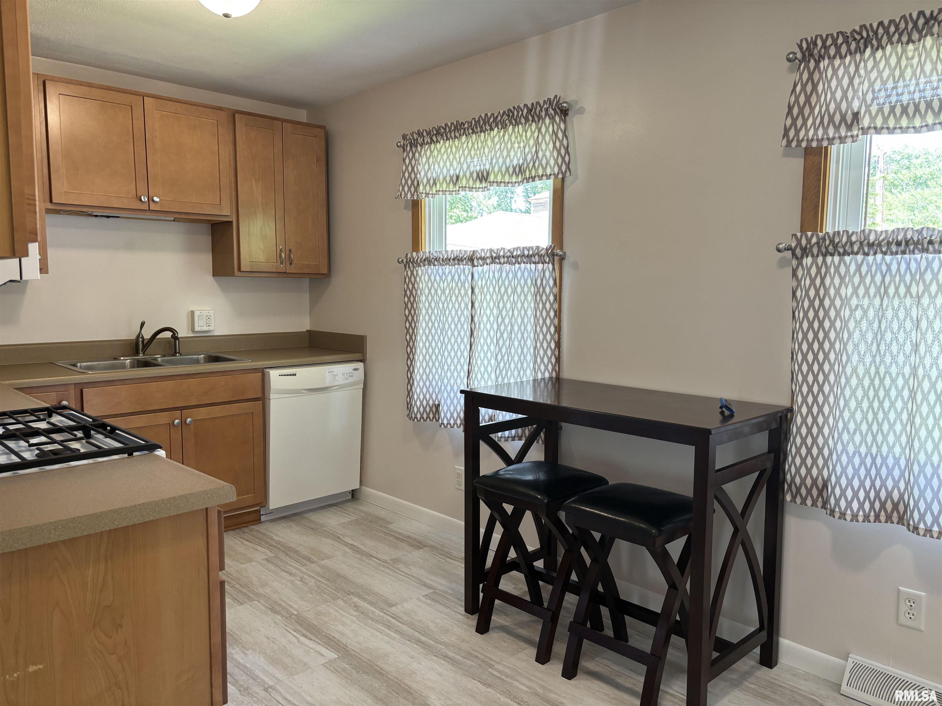 3348 South 3rd Street Springfield, IL 62703 - Photo 8 of 30