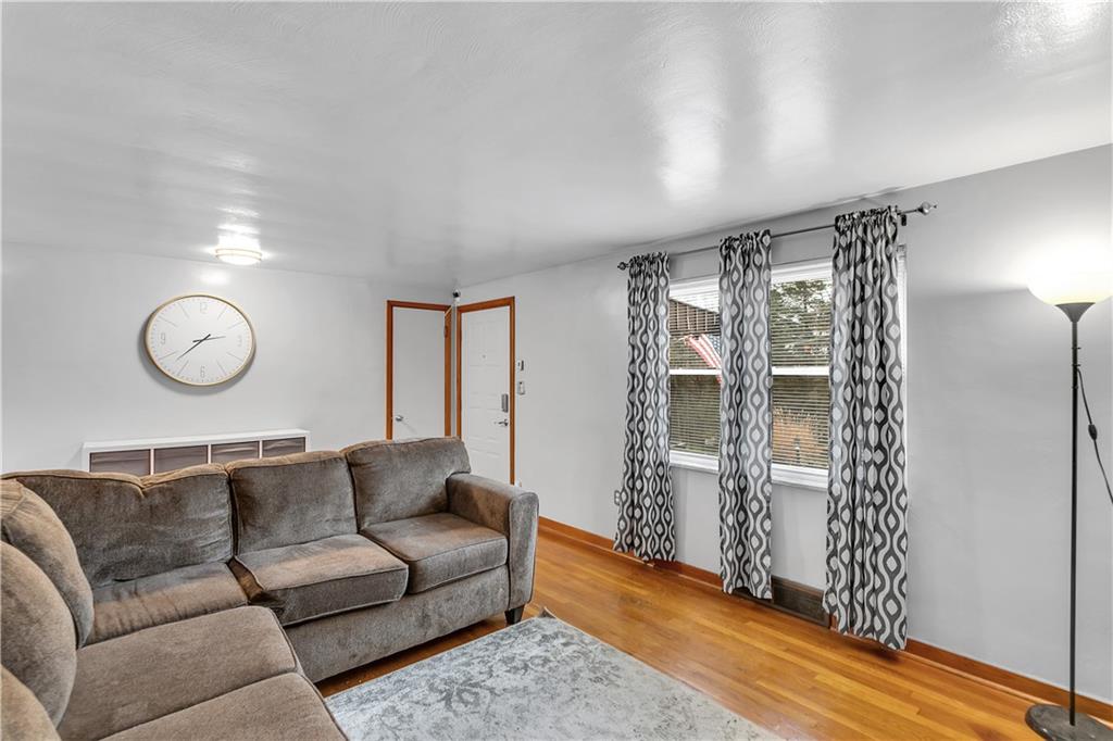 3752 Margate Road Pittsburgh, PA 15221 - Photo 4 of 28 Gallery Image 4